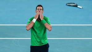 中超-塞尔吉尼奥传 亚泰4-0西海岸结束连败